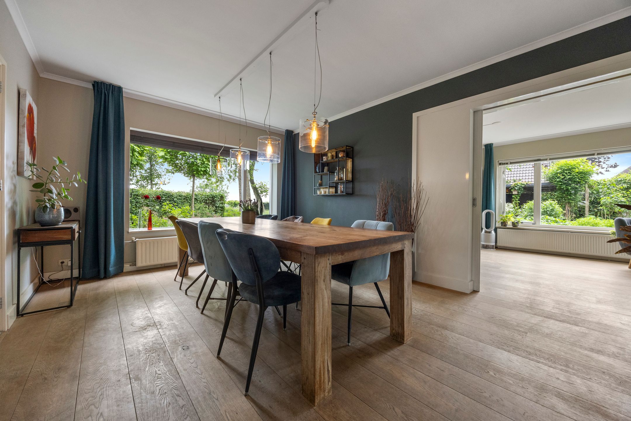 Spacious Detached Family Home with Large Private Garden and Sustainable Features — 12