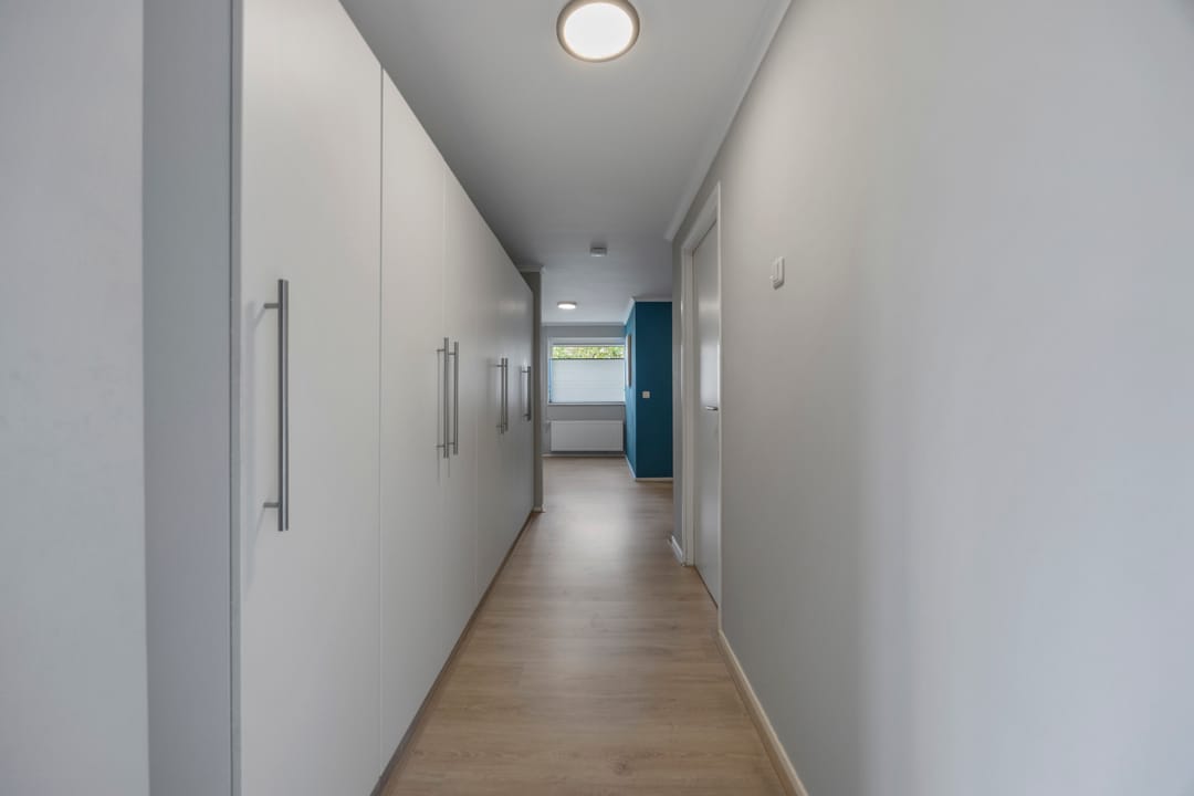 Spacious Detached Family Home with Large Private Garden and Sustainable Features — 62