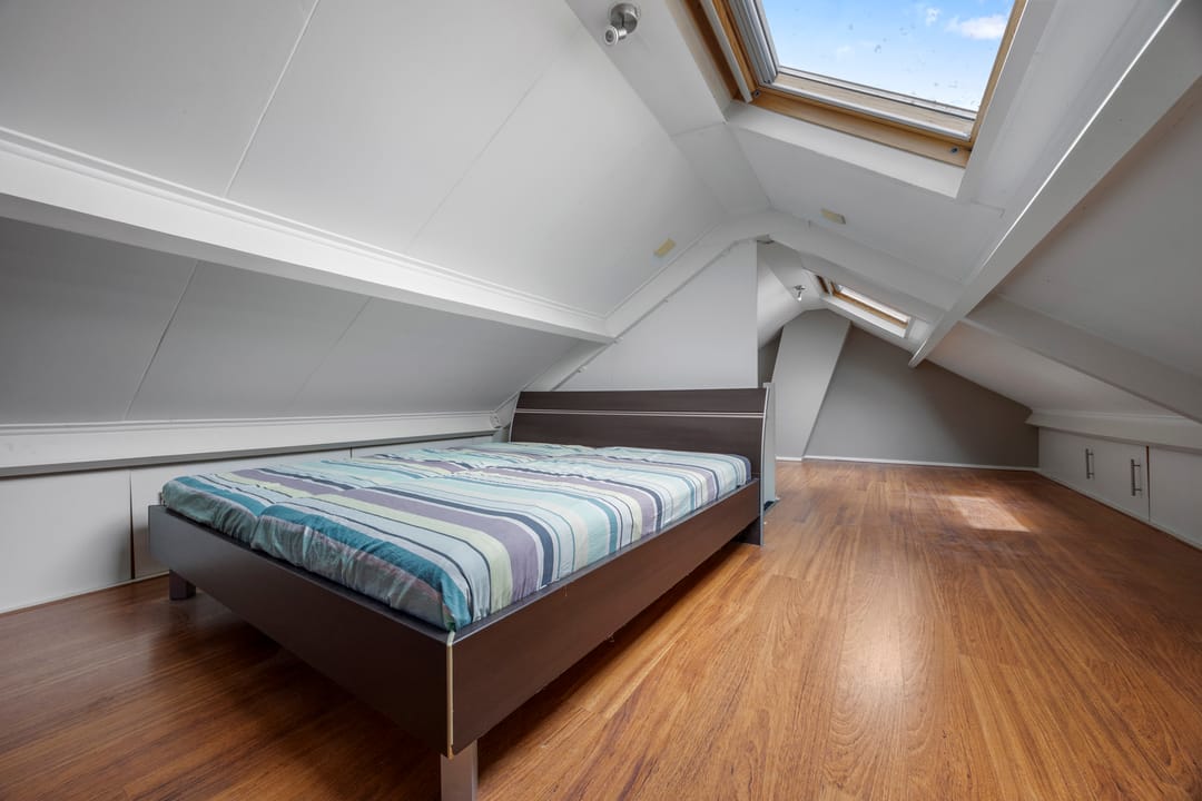 Spacious Detached Family Home with Large Private Garden and Sustainable Features — 68