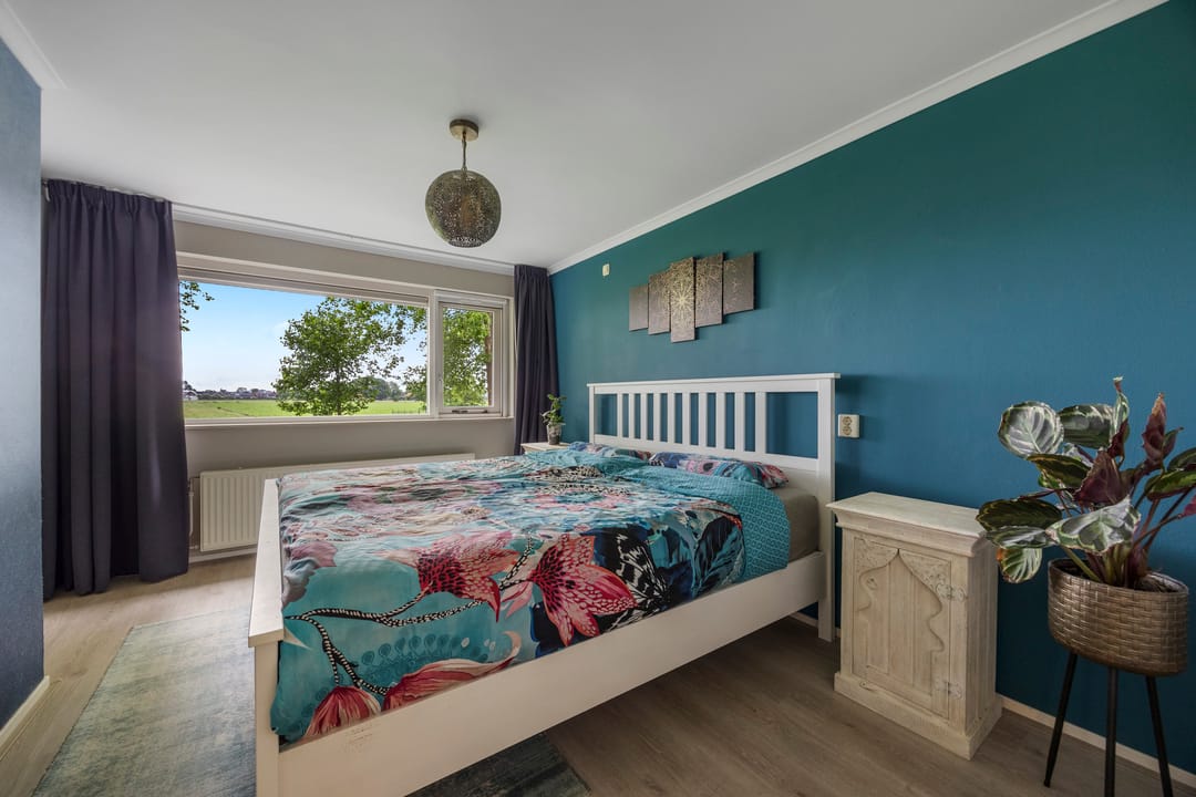 Spacious Detached Family Home with Large Private Garden and Sustainable Features — 56