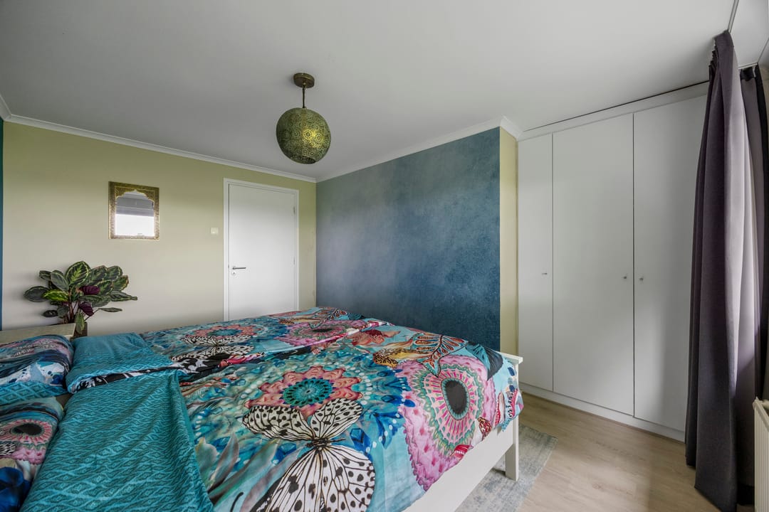 Spacious Detached Family Home with Large Private Garden and Sustainable Features — 58