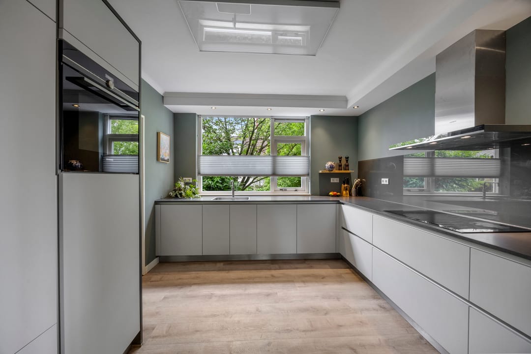 Spacious Detached Family Home with Large Private Garden and Sustainable Features — 23