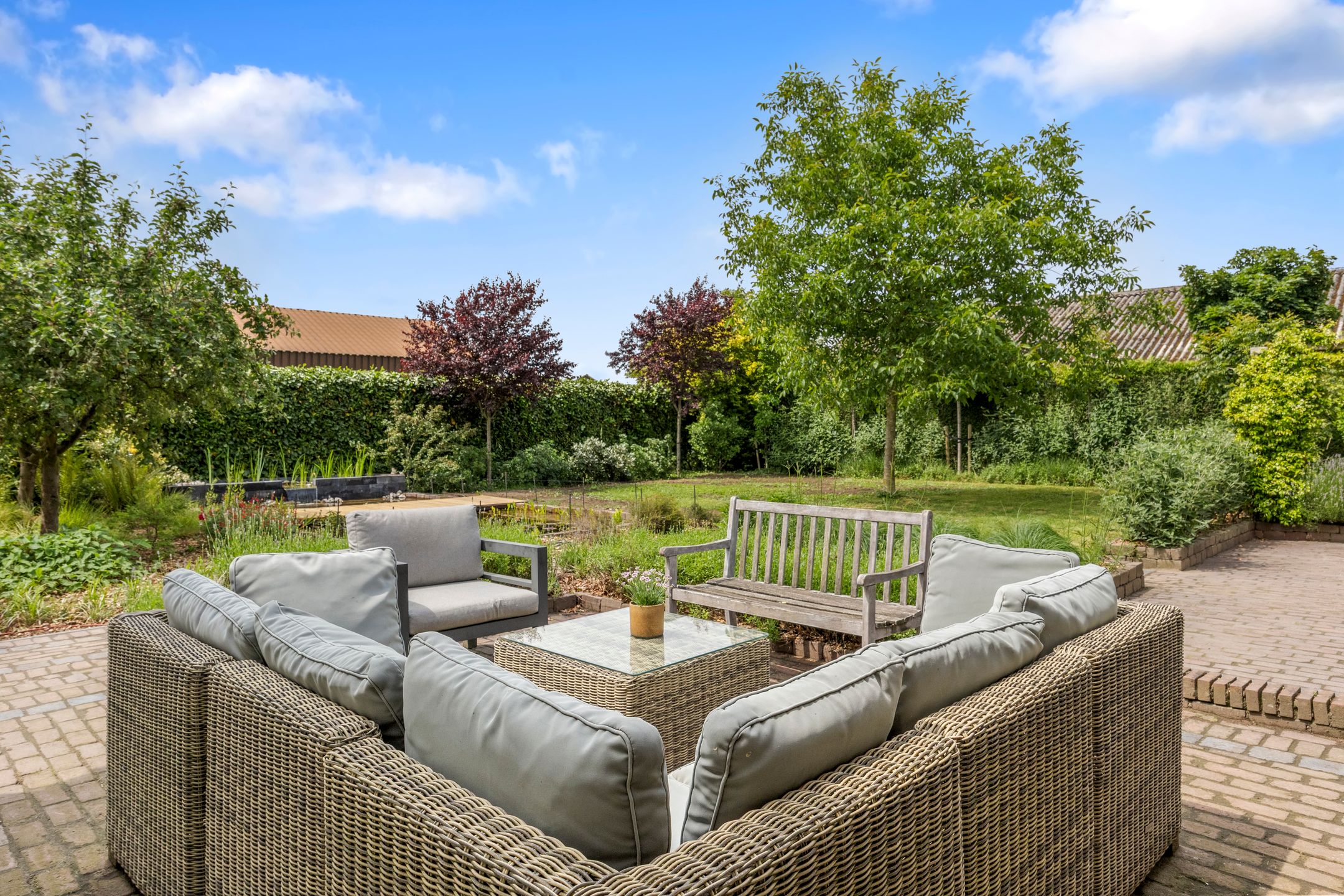 Spacious Detached Family Home with Large Private Garden and Sustainable Features — 39