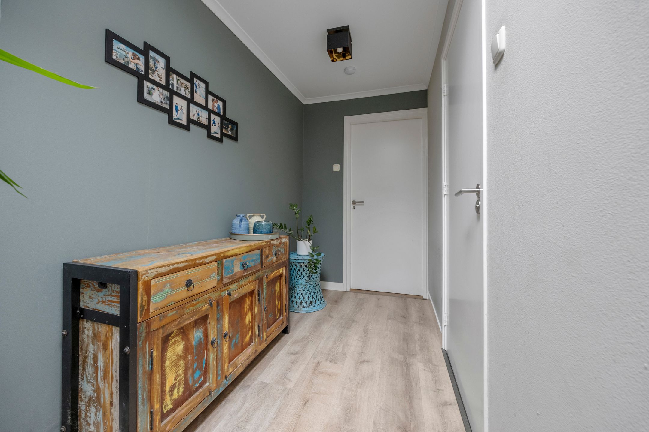 Spacious Detached Family Home with Large Private Garden and Sustainable Features — 27