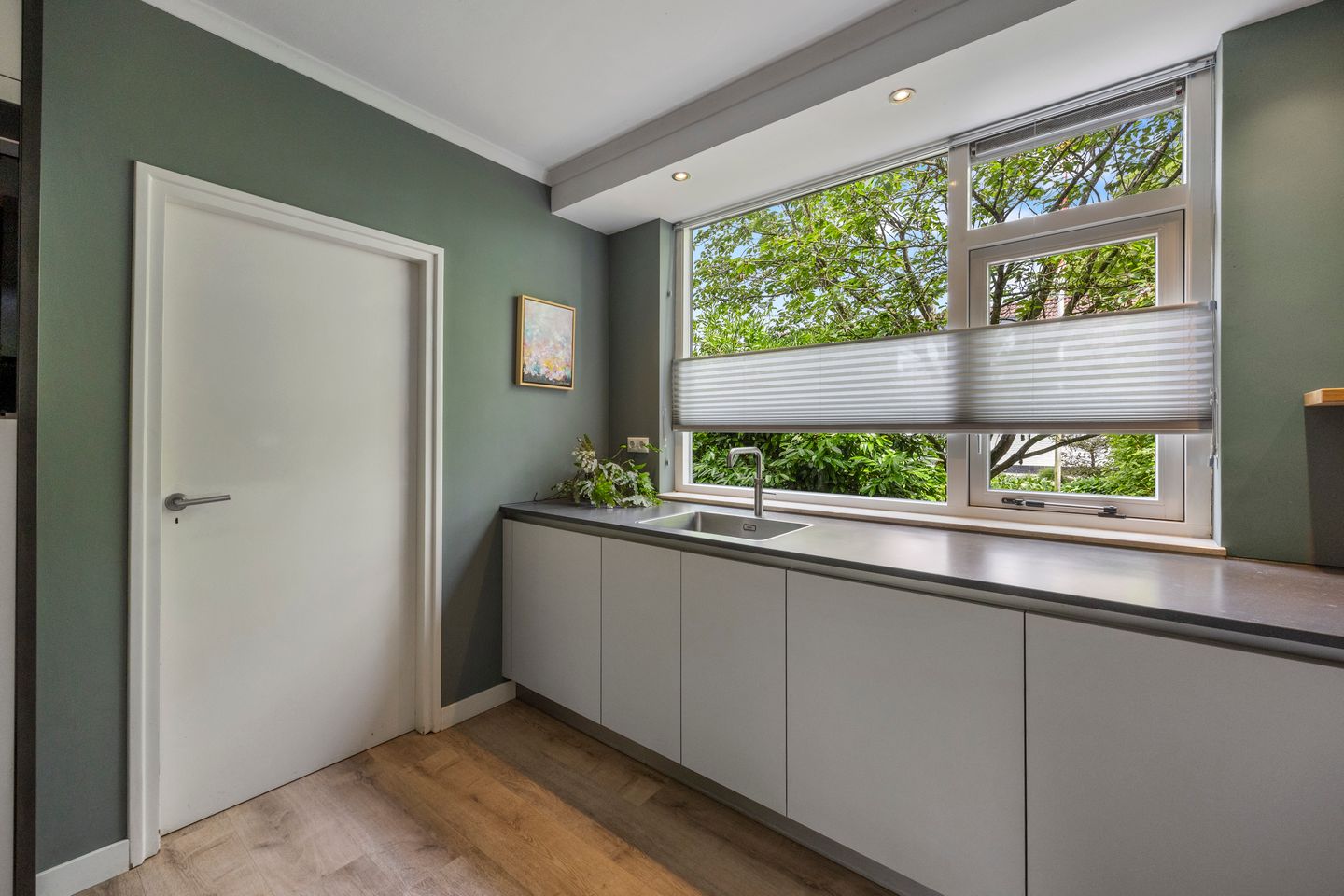 Spacious Detached Family Home with Large Private Garden and Sustainable Features — 25