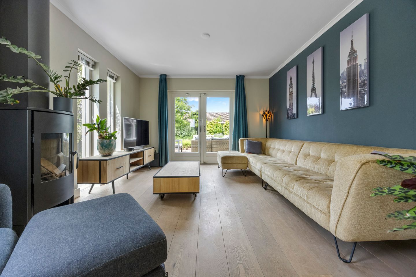 Spacious Detached Family Home with Large Private Garden and Sustainable Features — 19