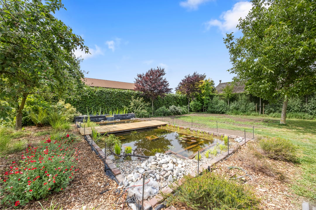 Spacious Detached Family Home with Large Private Garden and Sustainable Features — 71