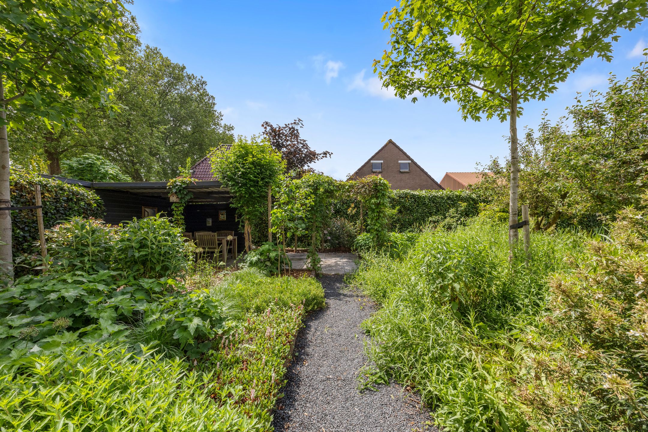 Spacious Detached Family Home with Large Private Garden and Sustainable Features — 72