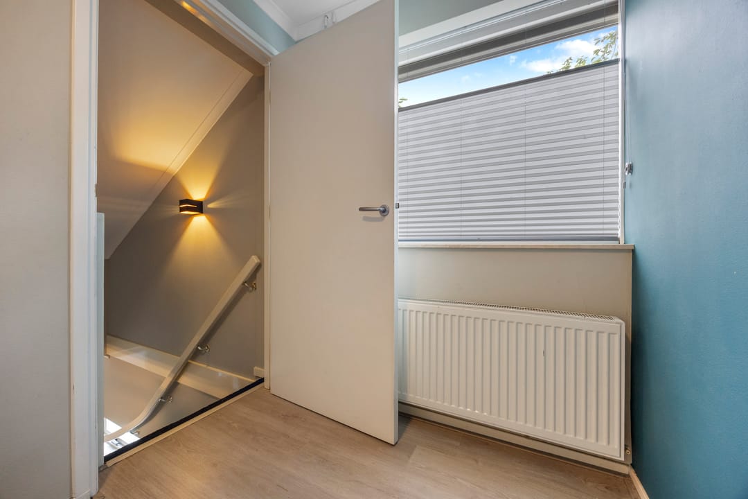 Spacious Detached Family Home with Large Private Garden and Sustainable Features — 52