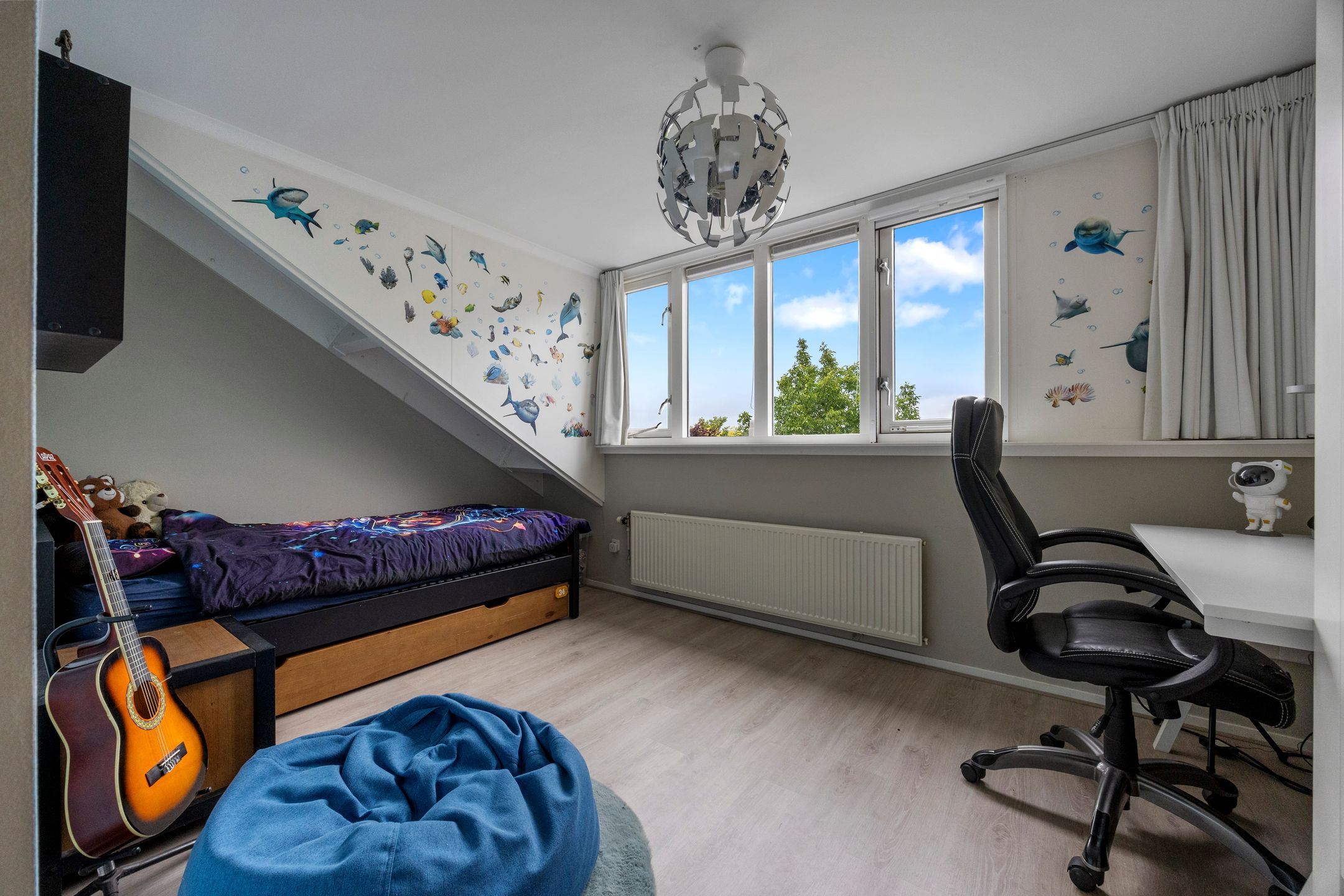Spacious Detached Family Home with Large Private Garden and Sustainable Features — 63