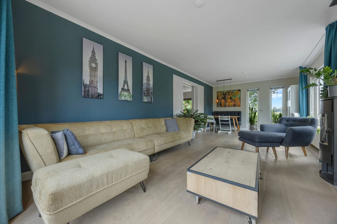 Spacious Detached Family Home with Large Private Garden and Sustainable Features — 22