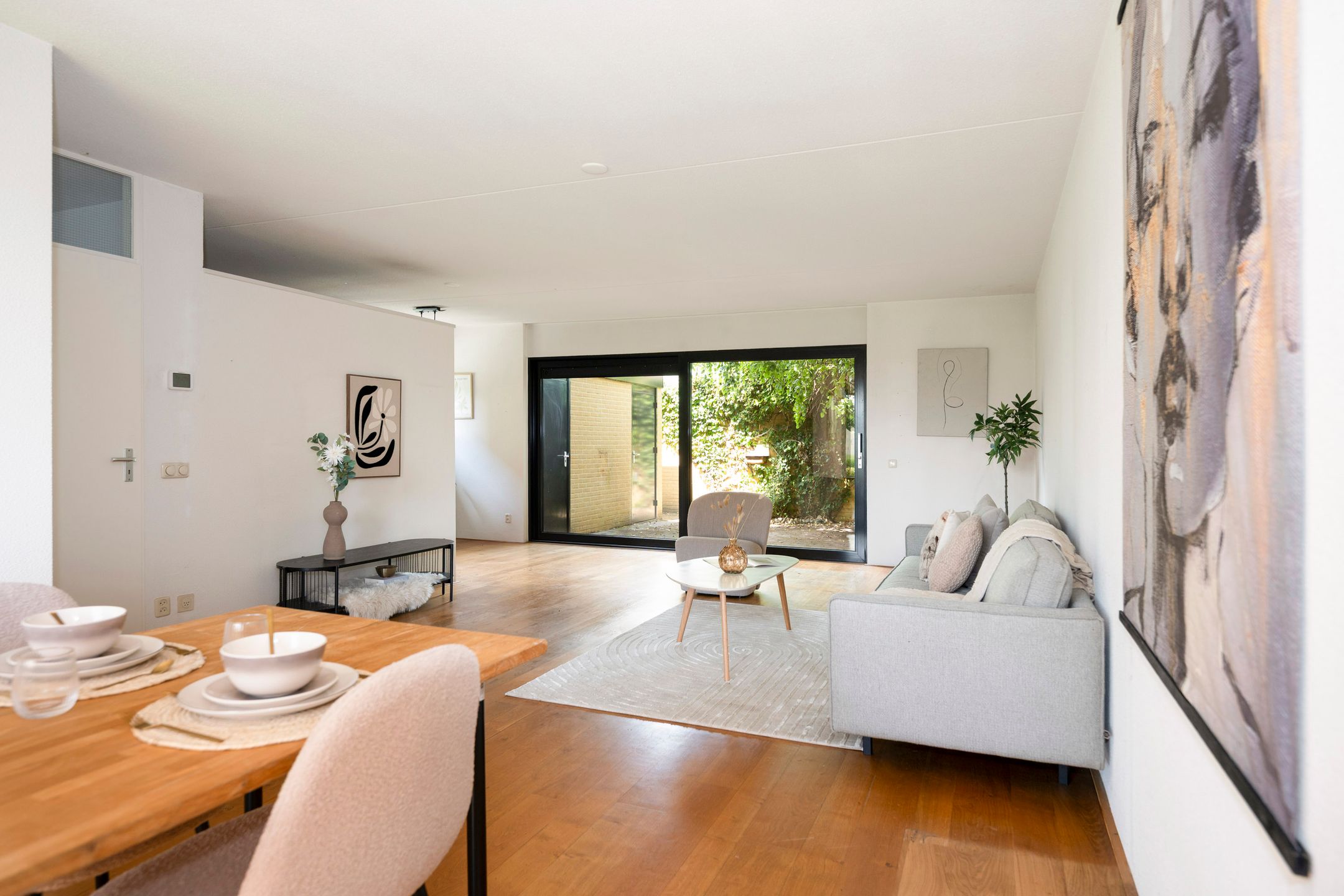 Semi-Detached Home with Free Views and Private Parking in Maastricht — 9