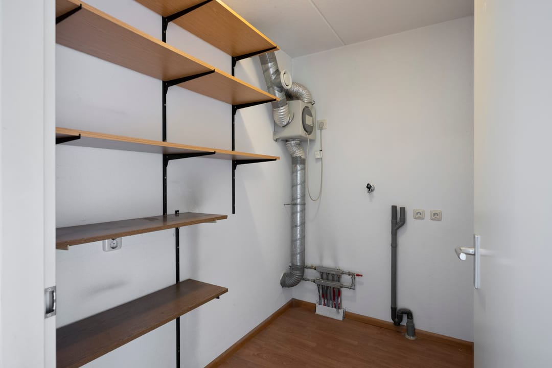 Semi-Detached Home with Free Views and Private Parking in Maastricht — 23