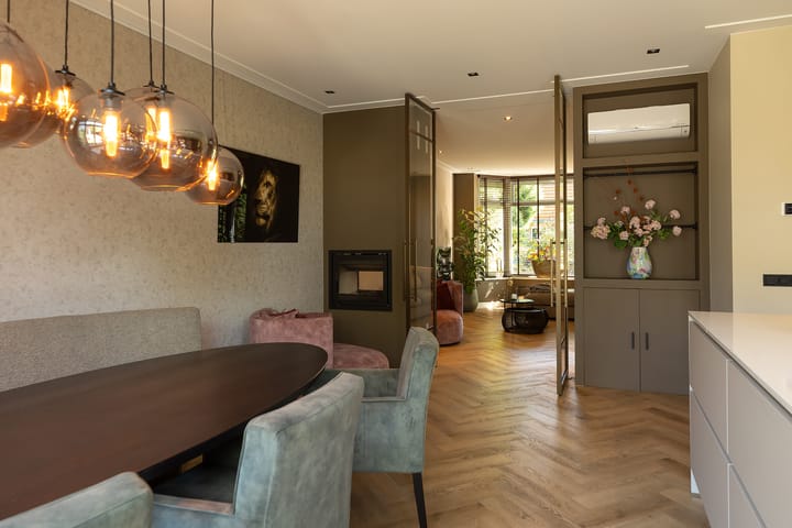 Tussenwoning te koop: Van Oldenbarneveltlaan 47, Hilversum