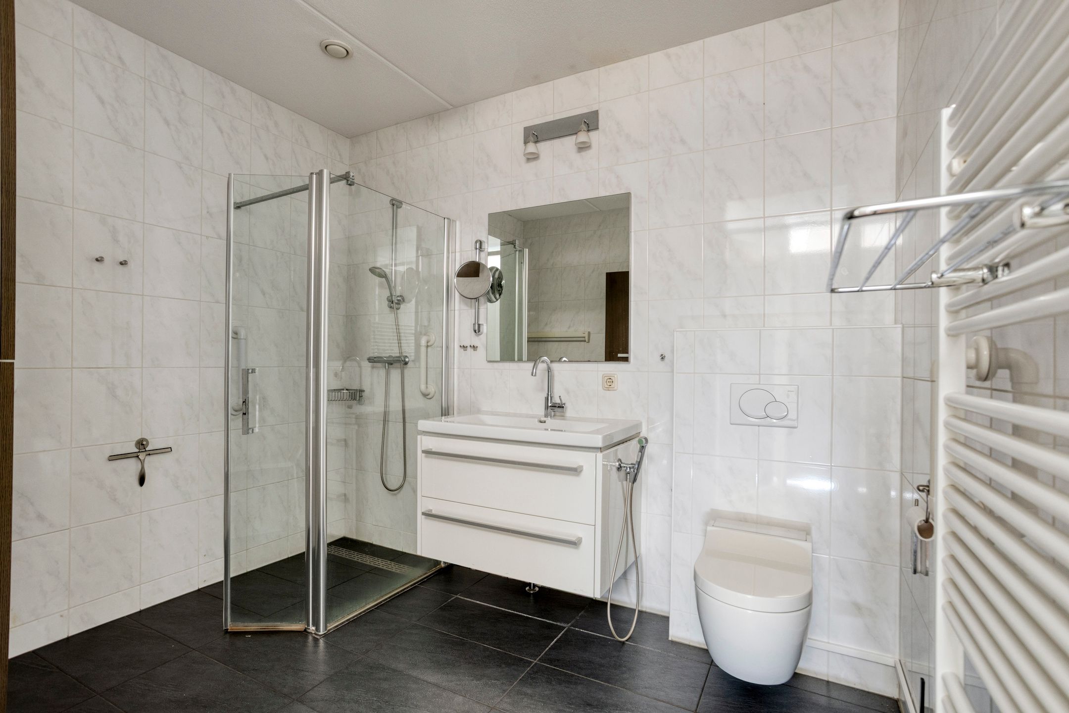 Spacious 3-Room Apartment with South-Facing Balcony in Central Castricum — 27