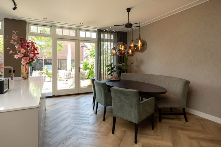 Tussenwoning te koop: Van Oldenbarneveltlaan 47, Hilversum