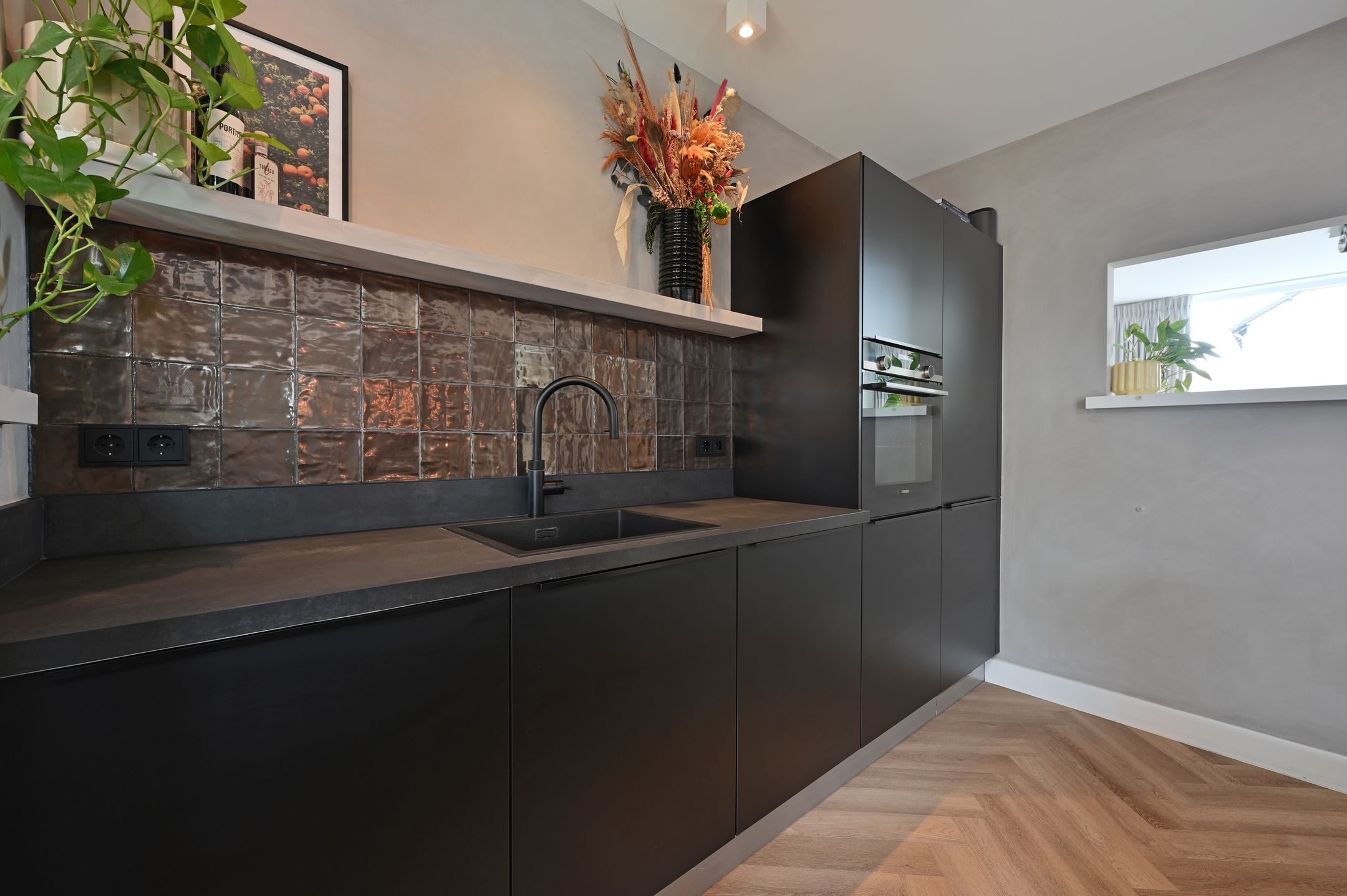 Spacious Renovated Terraced House with Basement and Modern Extension in Putten — 12