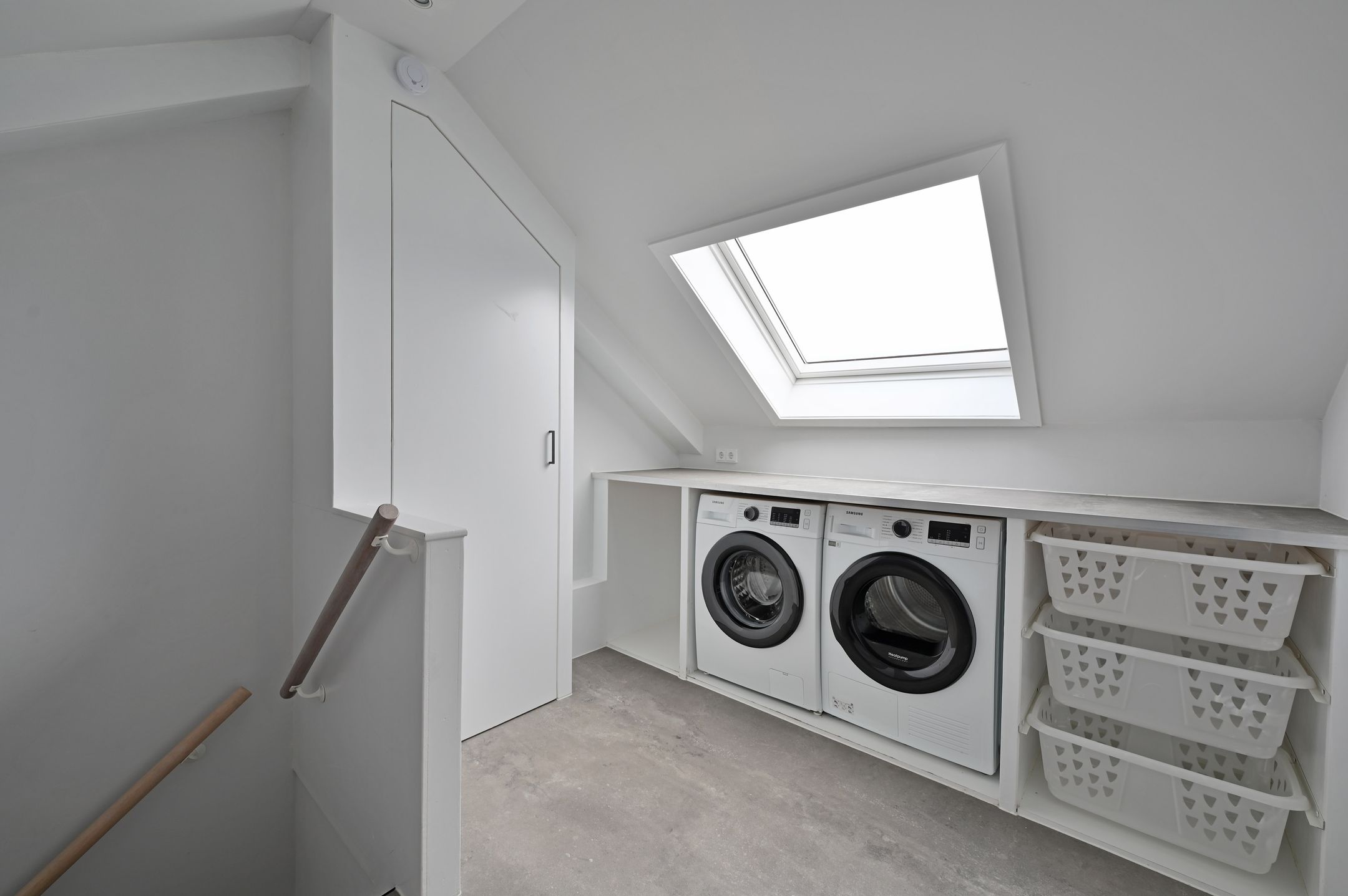 Spacious Renovated Terraced House with Basement and Modern Extension in Putten — 27
