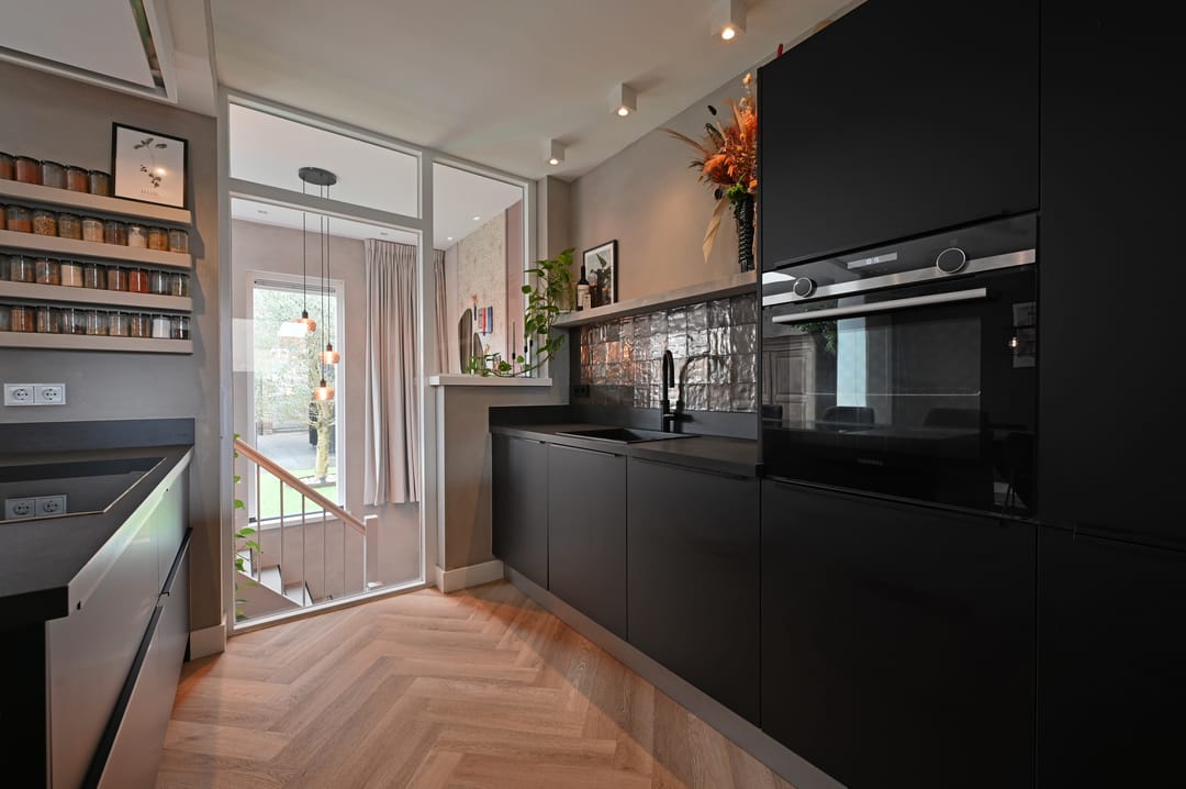 Spacious Renovated Terraced House with Basement and Modern Extension in Putten — 11