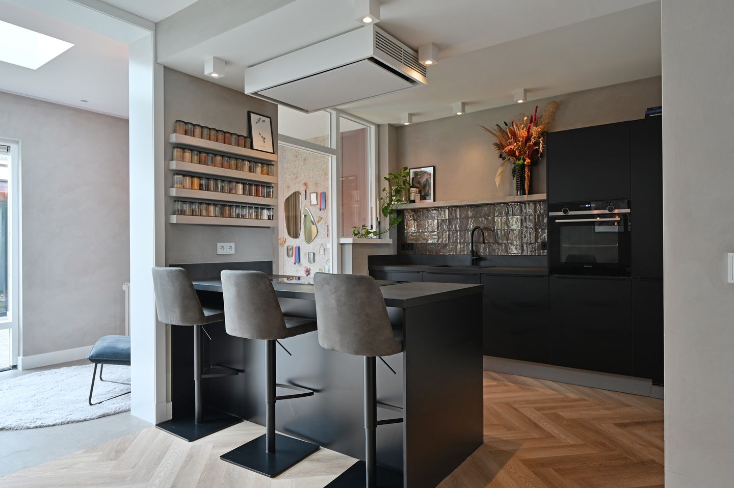 Spacious Renovated Terraced House with Basement and Modern Extension in Putten — 10
