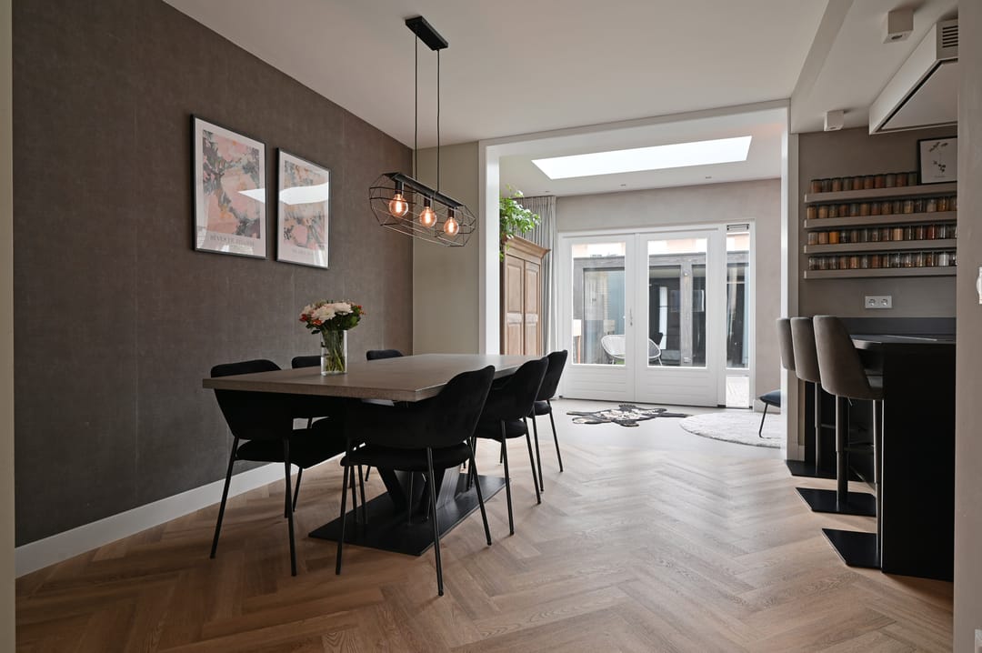 Spacious Renovated Terraced House with Basement and Modern Extension in Putten — 8