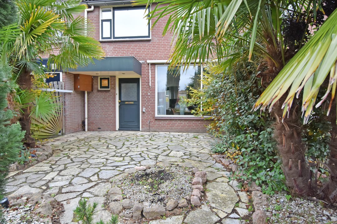 Spacious Family Home with Garden in Naaldwijk — 7
