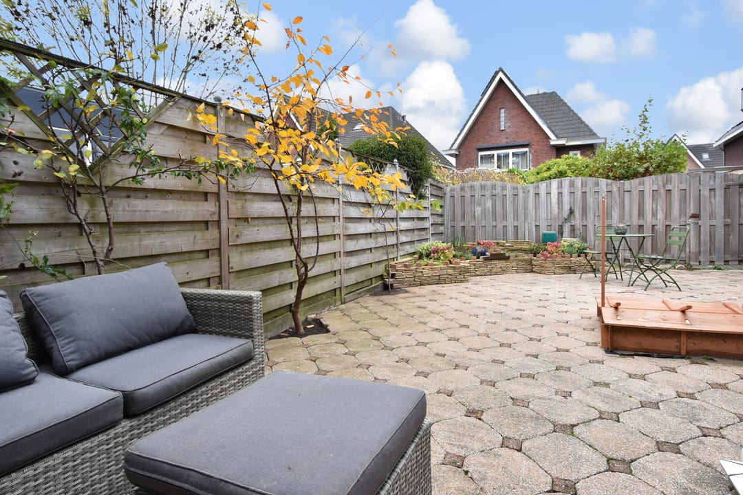 Spacious Family Home with Garden in Naaldwijk — 38