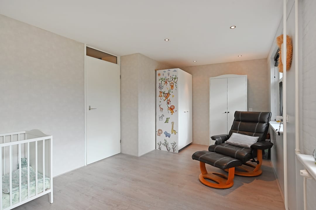 Spacious Family Home with Garden in Naaldwijk — 26