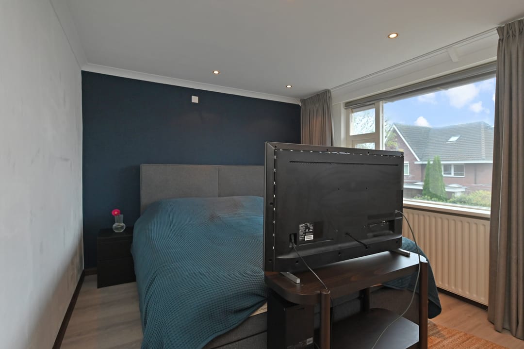 Spacious Family Home with Garden in Naaldwijk — 22