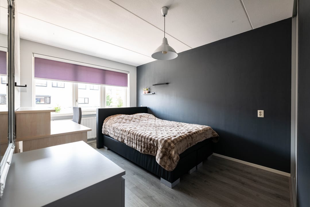 Spacious Semi-Detached Home with Garden Room and Garage in De Ravense Hoek — 32