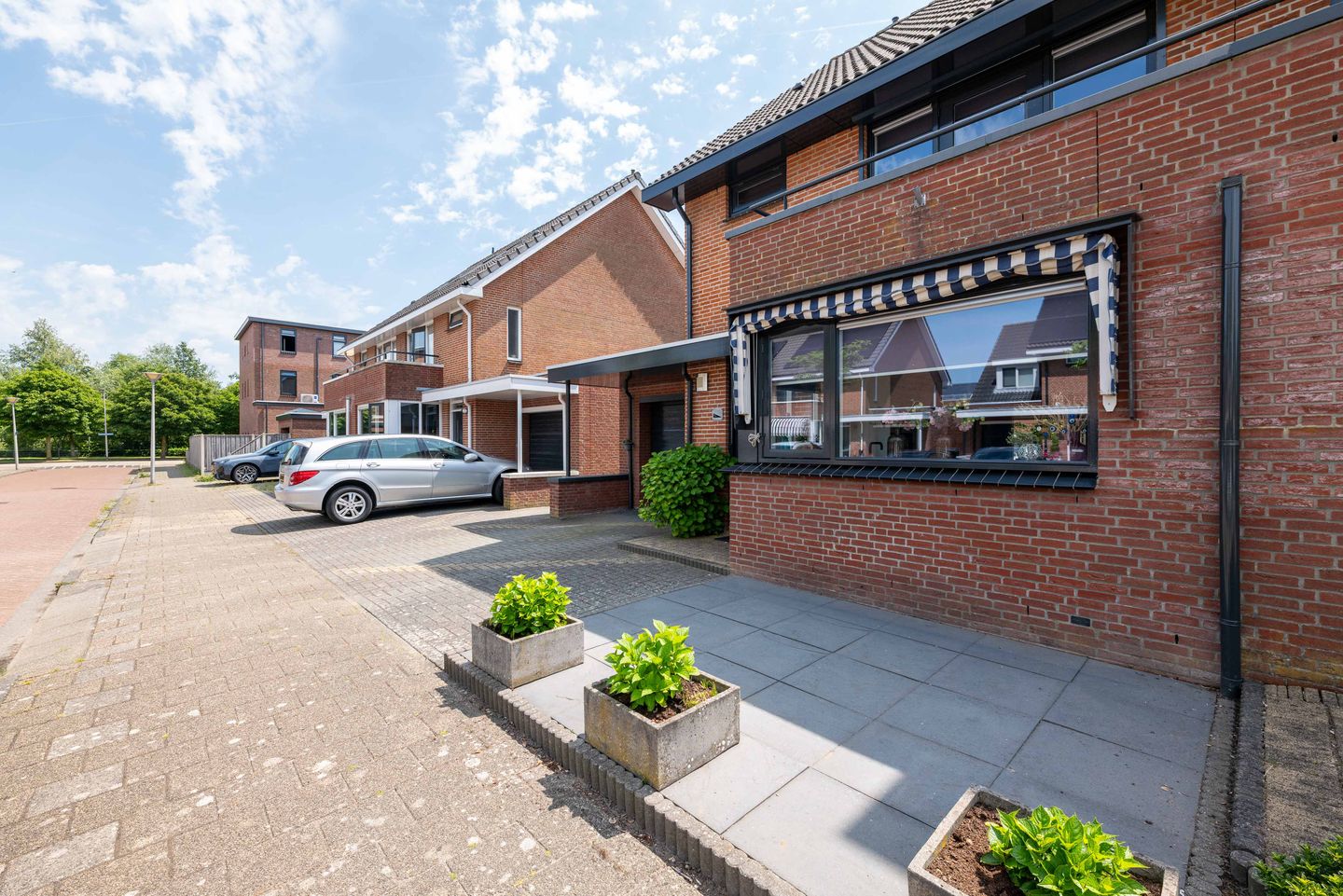 Spacious Semi-Detached Home with Garden Room and Garage in De Ravense Hoek — 49