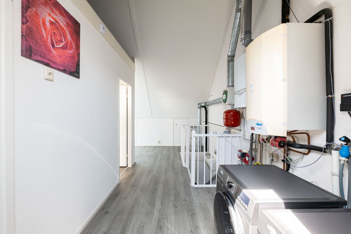 Spacious Semi-Detached Home with Garden Room and Garage in De Ravense Hoek — 40
