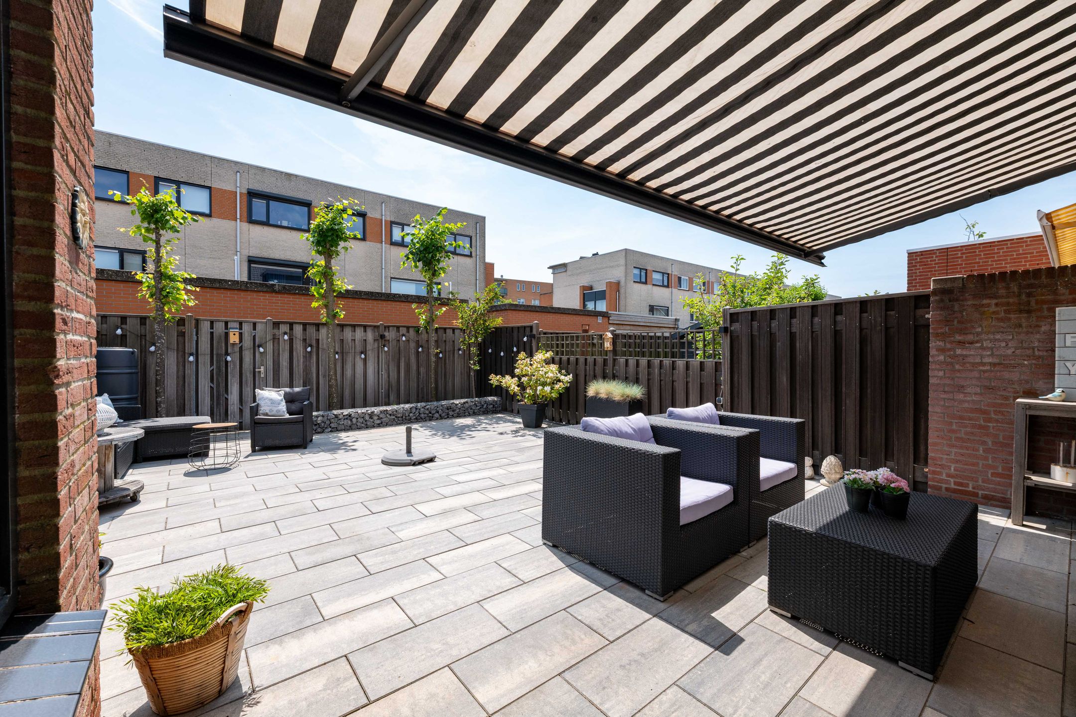 Spacious Semi-Detached Home with Garden Room and Garage in De Ravense Hoek — 42