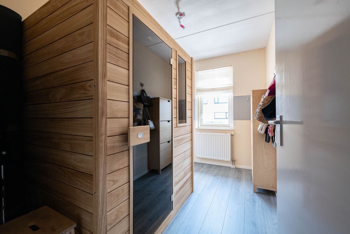 Spacious Semi-Detached Home with Garden Room and Garage in De Ravense Hoek — 34
