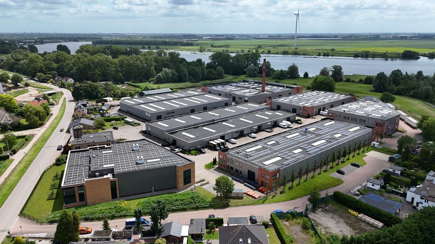 View photo 2 of Achterzeedijk 57-3