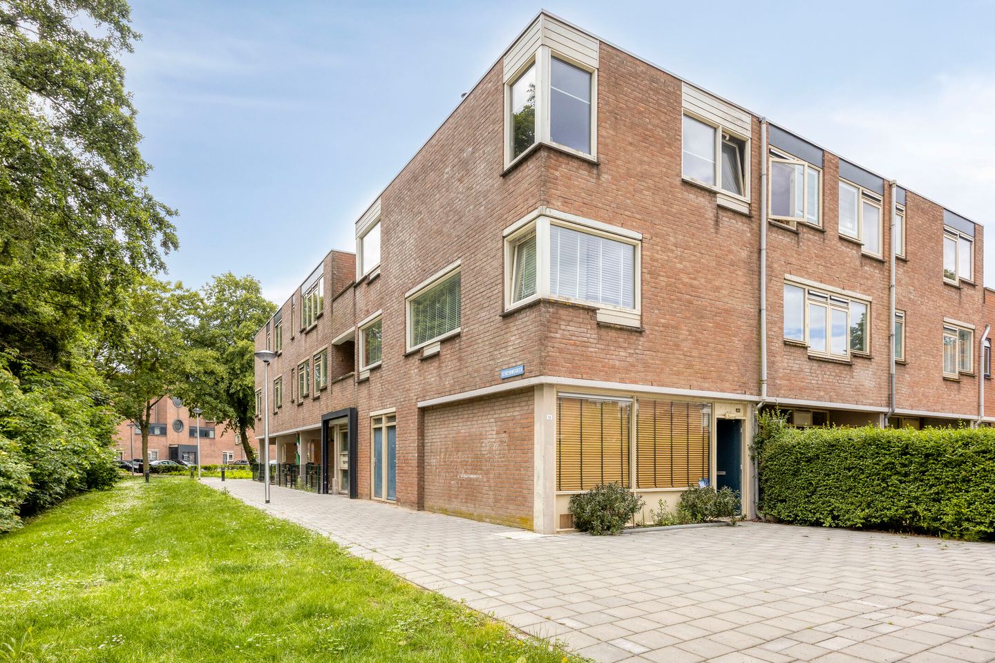 Photo 5 of Schrijnwerker 109