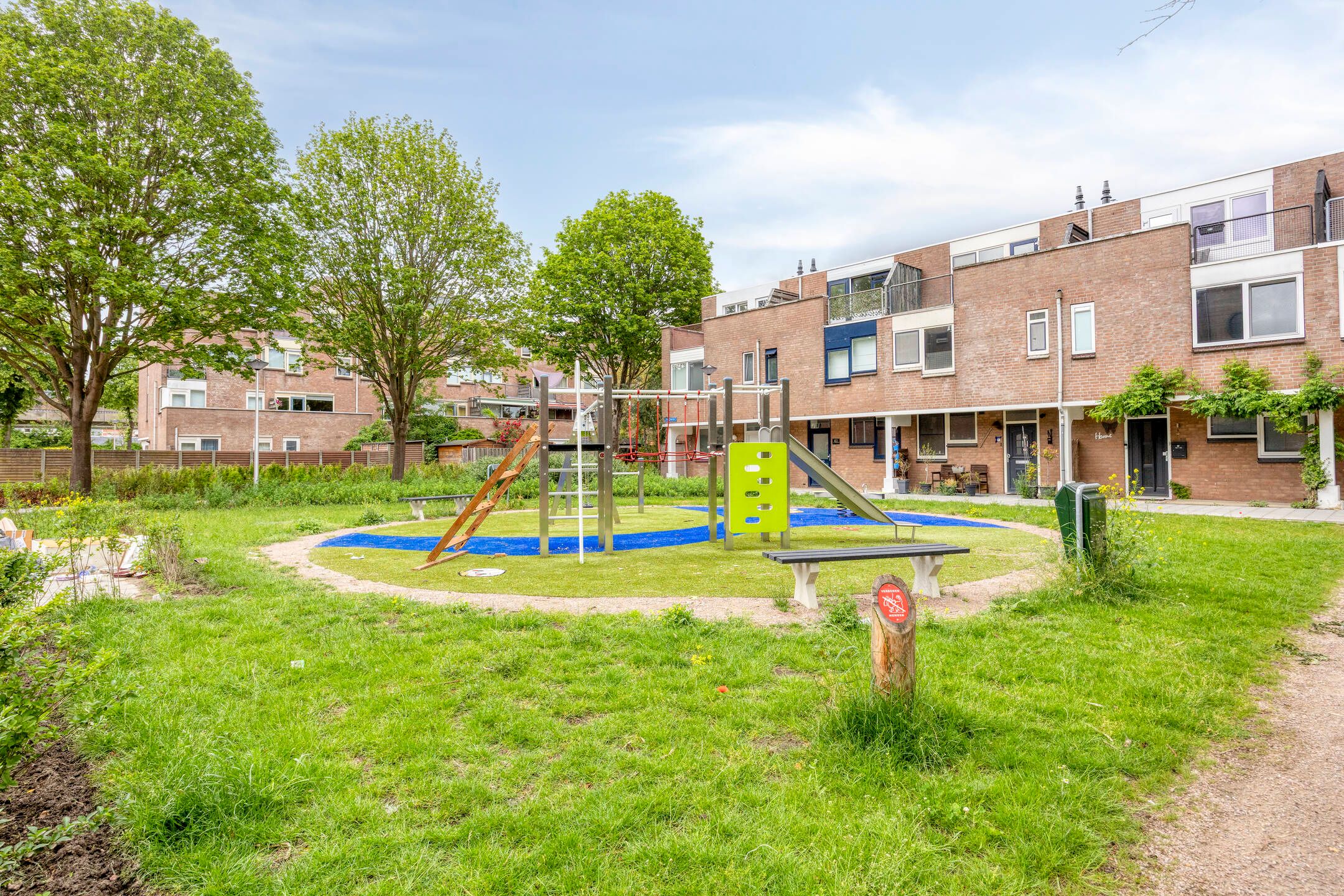 Photo 21 of Schrijnwerker 109