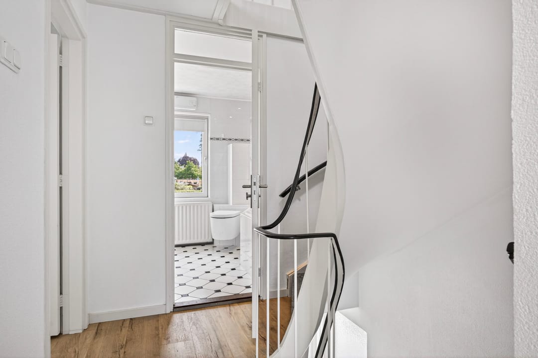 Photo 32 of Bachstraat 40