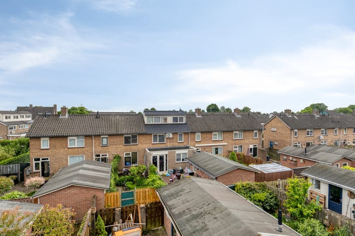 Tussenwoning te koop: Scheuterstraat 5, Rheden