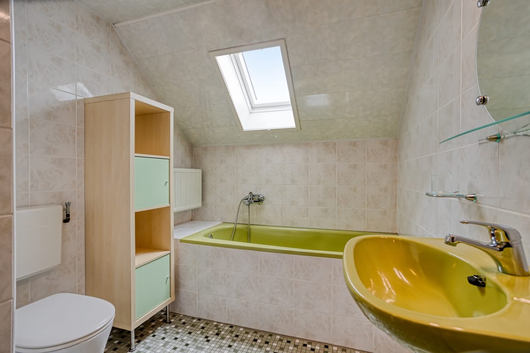 Spacious 1970s Family Home with Sunny Garden in the Heart of Ruurlo — 32