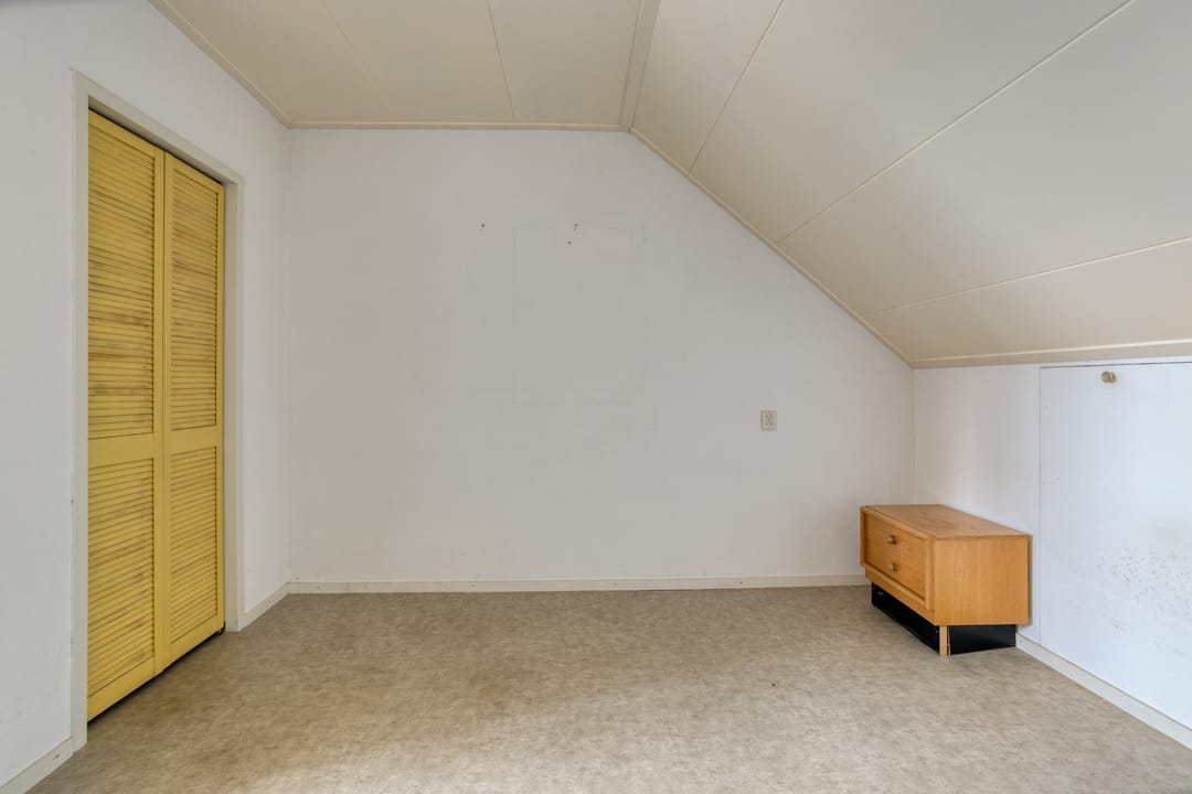 Spacious 1970s Family Home with Sunny Garden in the Heart of Ruurlo — 26