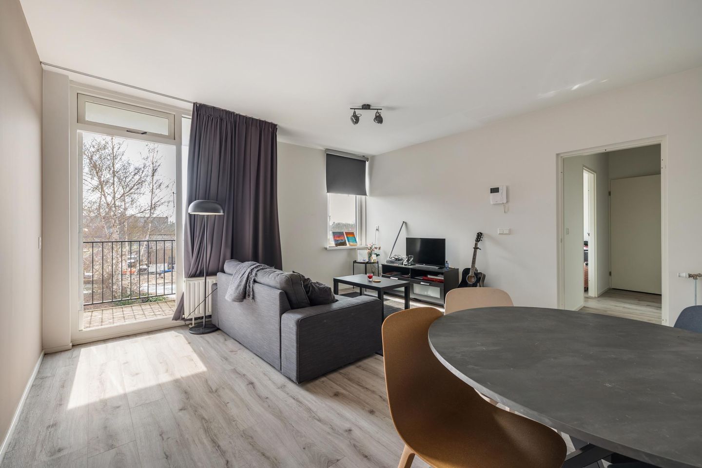 Renovated Apartment with South-Facing Balcony in Breda — 19