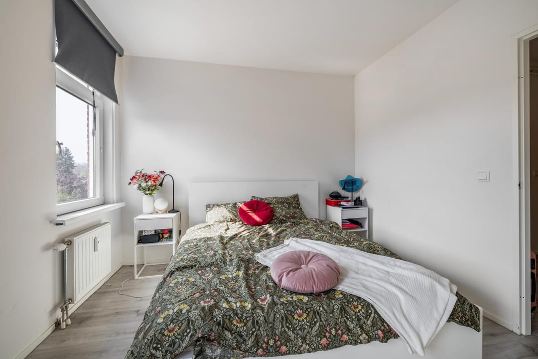 Renovated Apartment with South-Facing Balcony in Breda — 28