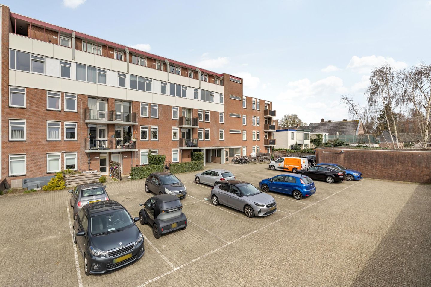Renovated Apartment with South-Facing Balcony in Breda — 35