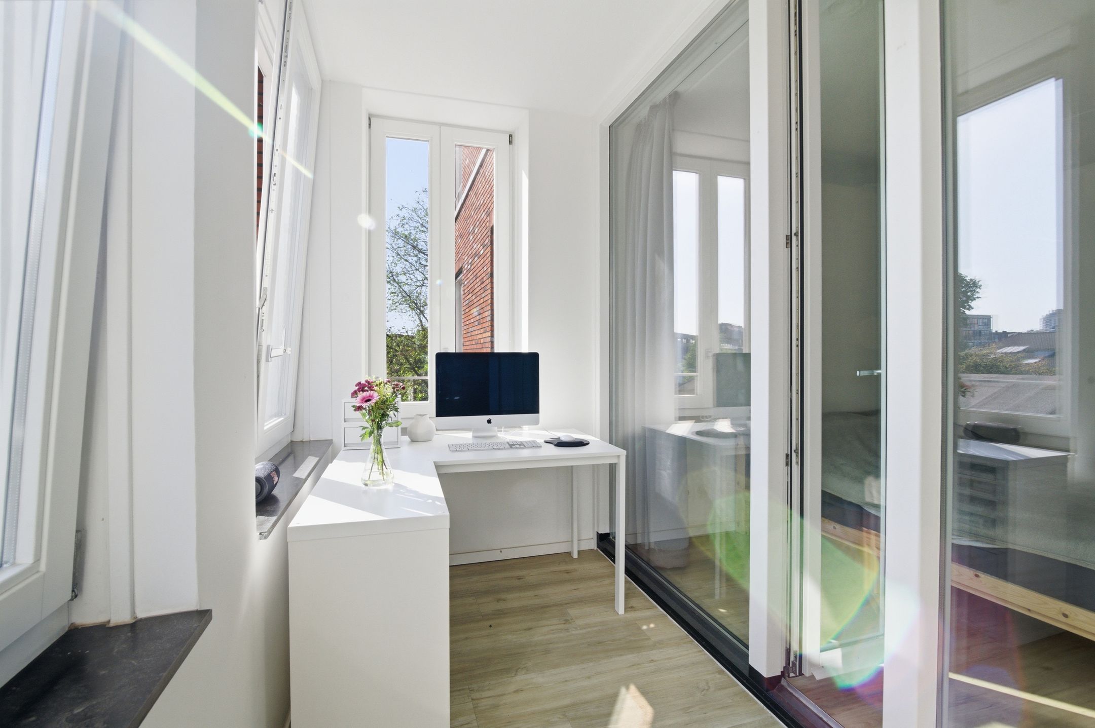 Bright 3-Room Apartment with Sunroom in Amsterdam's Czaar Peterbuurt — 12