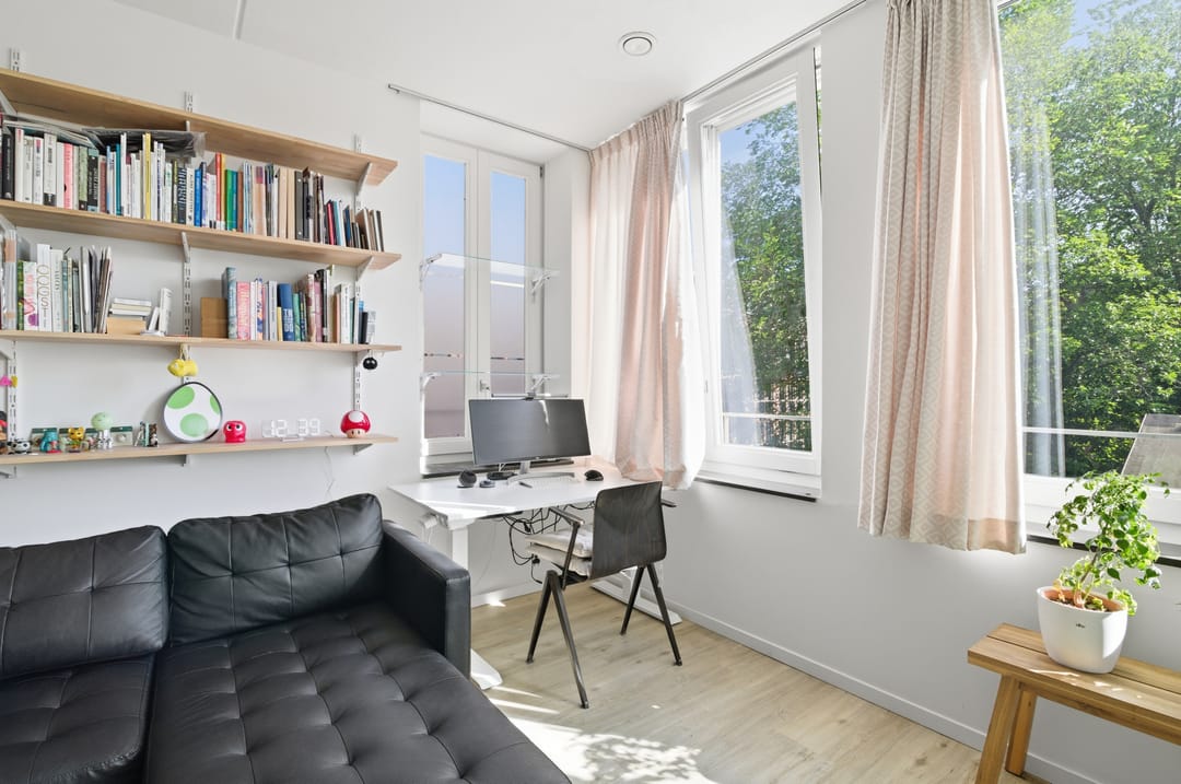 Bright 3-Room Apartment with Sunroom in Amsterdam's Czaar Peterbuurt — 7