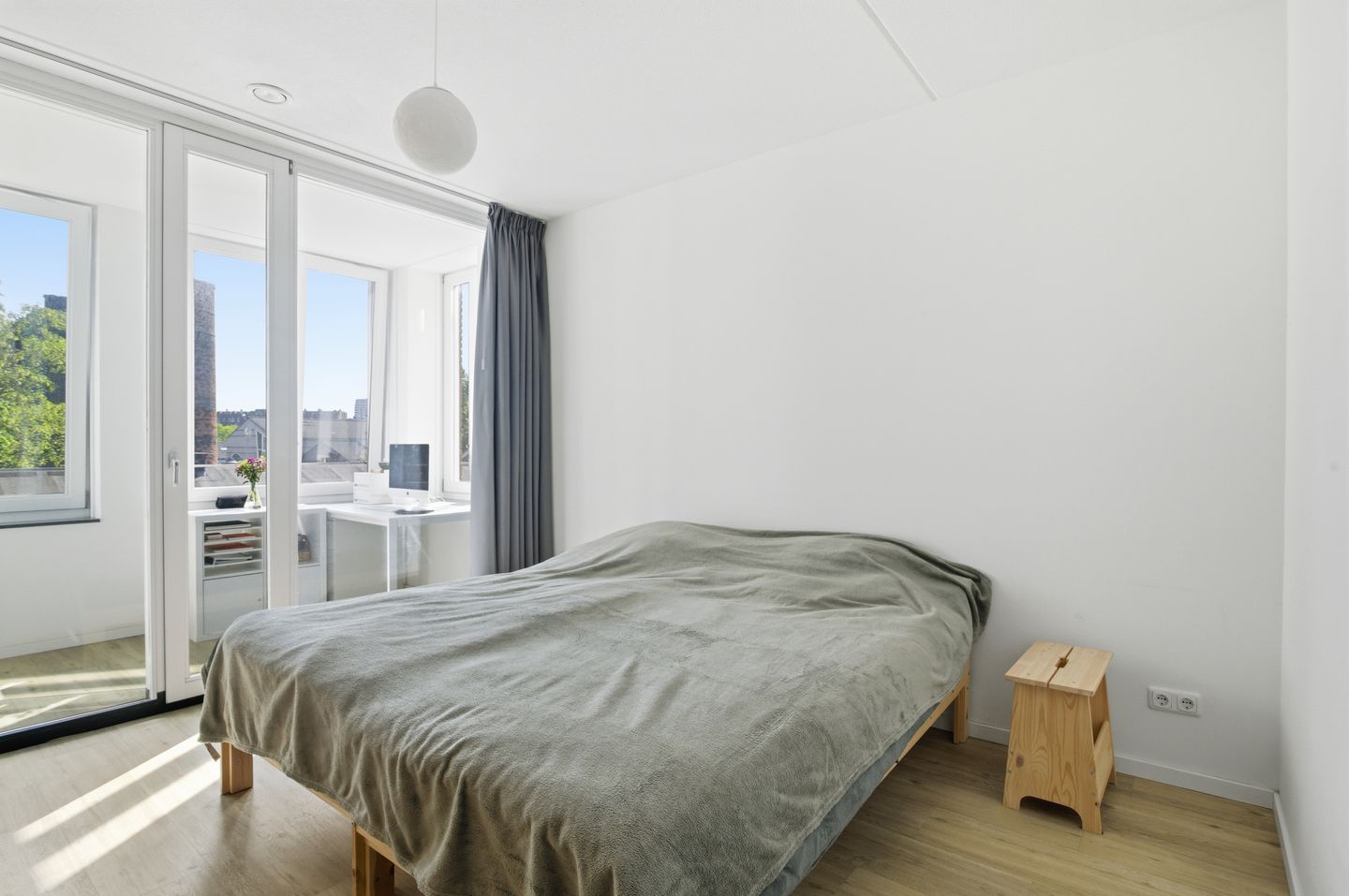Bright 3-Room Apartment with Sunroom in Amsterdam's Czaar Peterbuurt — 10