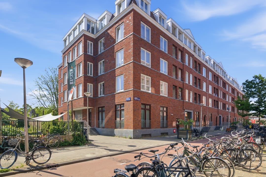 Helles 3-Zimmer-Wohnung mit Wintergarten in Amsterdams Czaar Peterbuurt