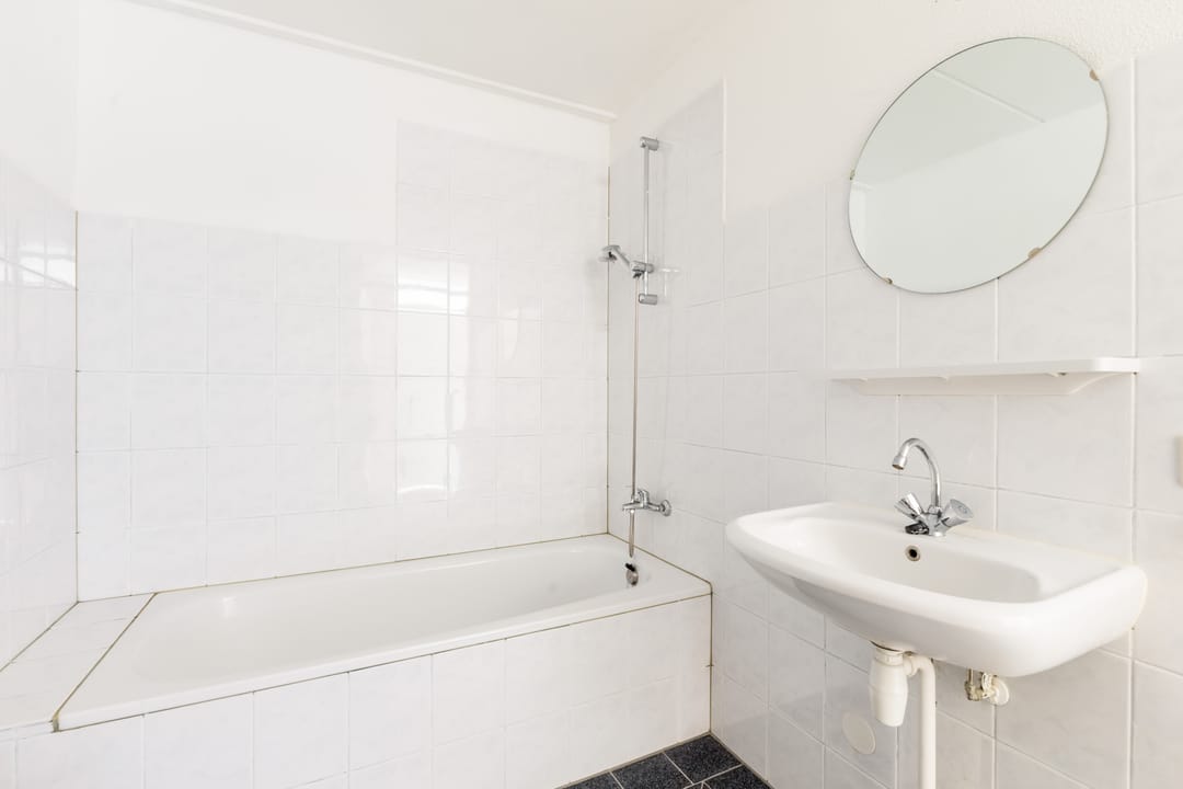 Modernisable Terraced House with Three Bedrooms and West-Facing Garden in IJsselstein — 32