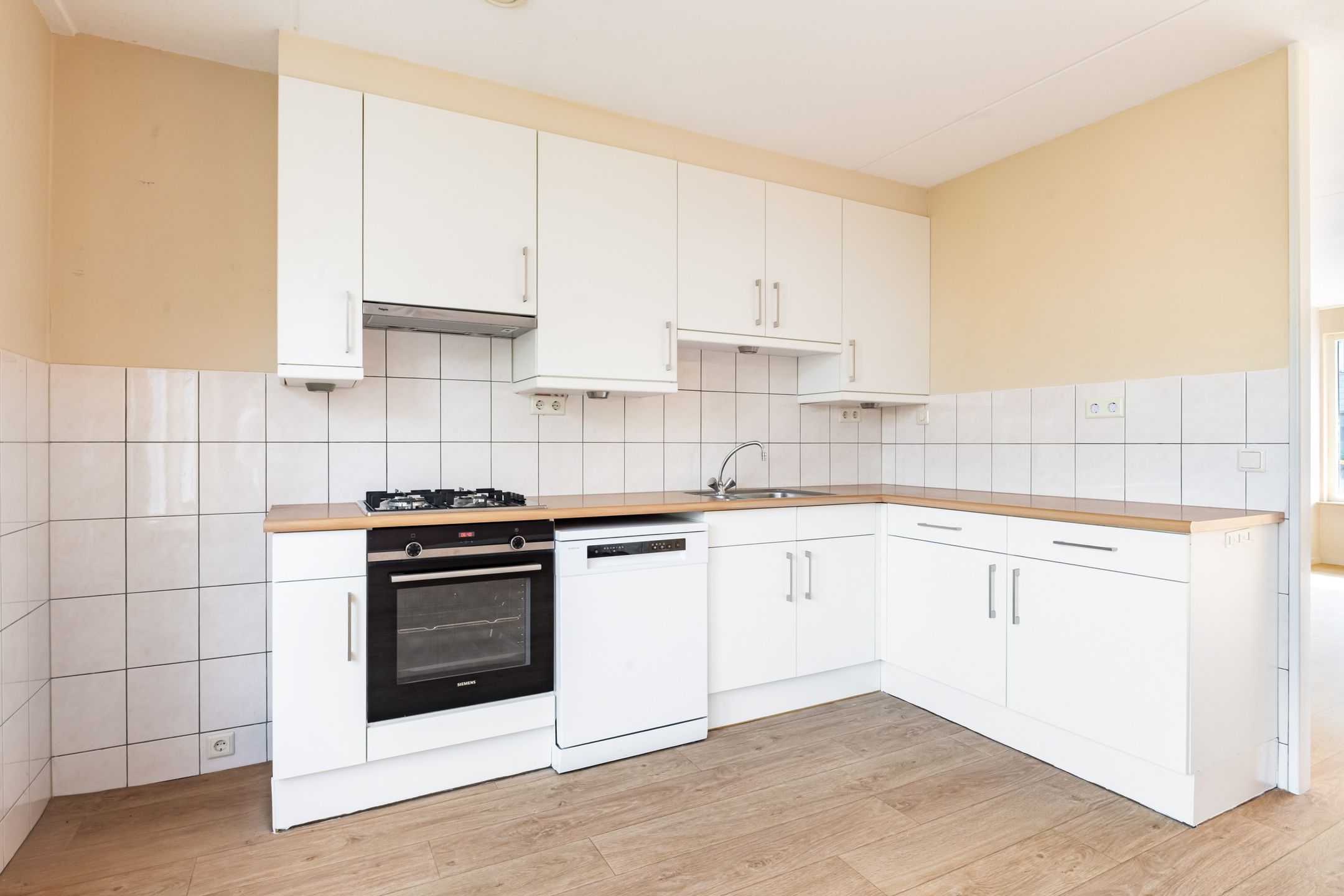 Modernisable Terraced House with Three Bedrooms and West-Facing Garden in IJsselstein — 21
